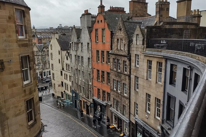 Private Edinburgh Full Day Guided Tour in a Black Cab LEVC TX - Pickup, live commentary, and photo help are the real value