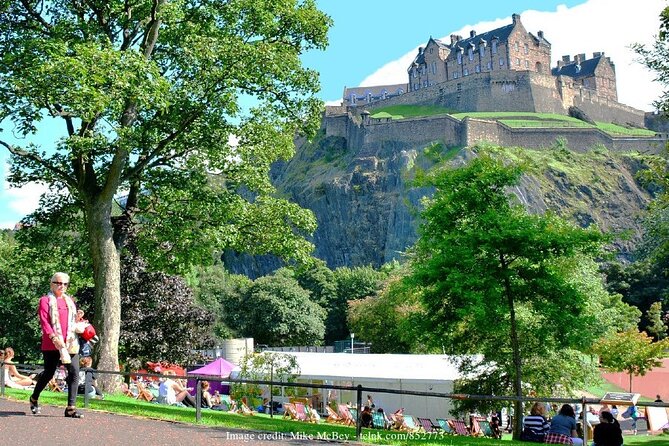 Private Full-Day Walking Tour in Edinburgh with Edinburgh Castle - Grassmarket Lunch Break, Then Victoria Street and Its Film-Story Magic