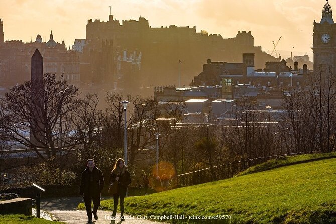 Private Full-Day Walking Tour in Edinburgh with Edinburgh Castle - John Knox House, Palace of Holyroodhouse, and the Finish Near Transport