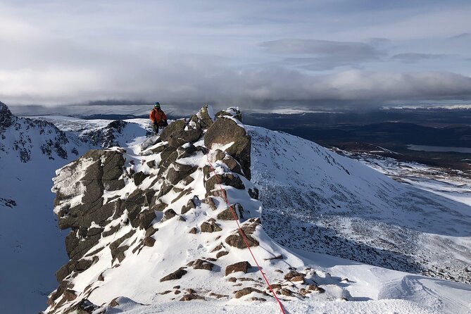 Private Guided Winter Mountaineering Experience in the Cairngorms - What’s provided vs what you must pack