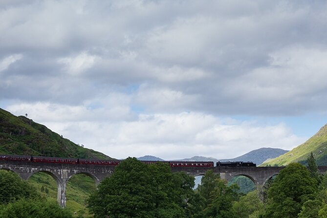 Private Harry Potter, Glenfinnan Viaduct, Highlands tour Glasgow - Stirling Castle and the volcanic rock start