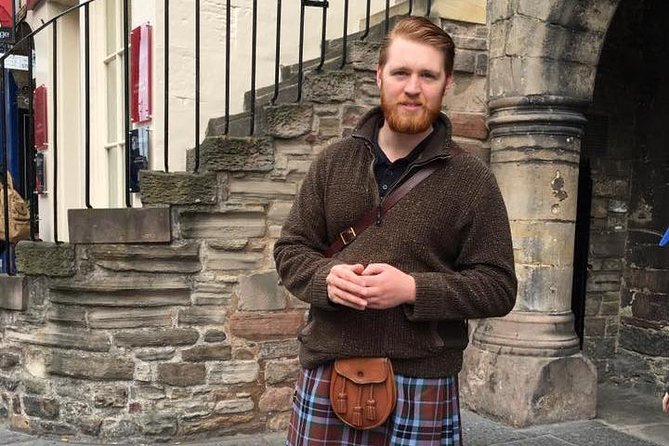 Private Old Town, Edinburgh Walking Tour - St Giles’ Cathedral: outside storytelling, optional brief inside visit