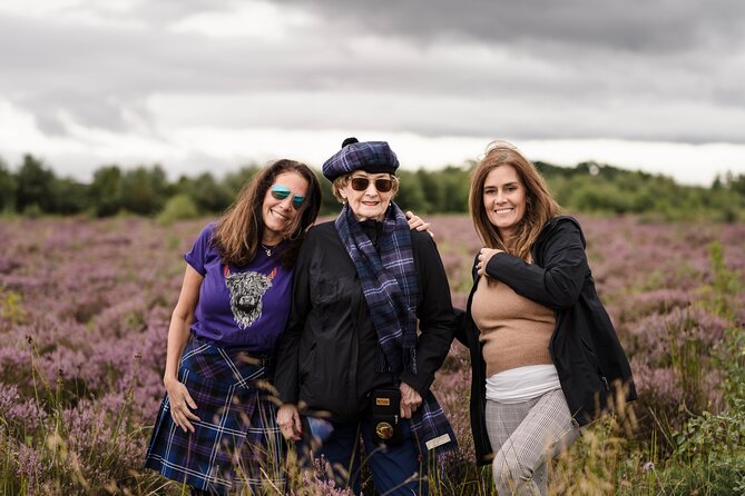 Private Outlander & Cawdor Castle Tour - Clava Cairns: quick Neolithic standing stones with an Outlander wink
