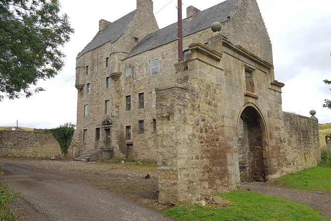 Private Outlander Tour from Edinburgh - The 1940s train scene and how the tour connects fiction to place
