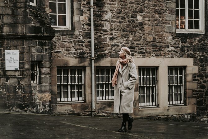 Private Photoshoot in Edinburgh with a Professional Photographer - Where you meet and how the session stays smooth