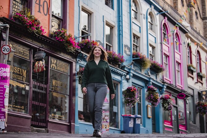 Private Photoshoot in Edinburgh with a Professional Photographer - Crowds, timing, and how to get cleaner photos in an hour