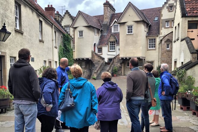 Private Royal Mile walking tour - Discover the history of our most famous street - Stop at Holyroodhouse exteriors and the two big names