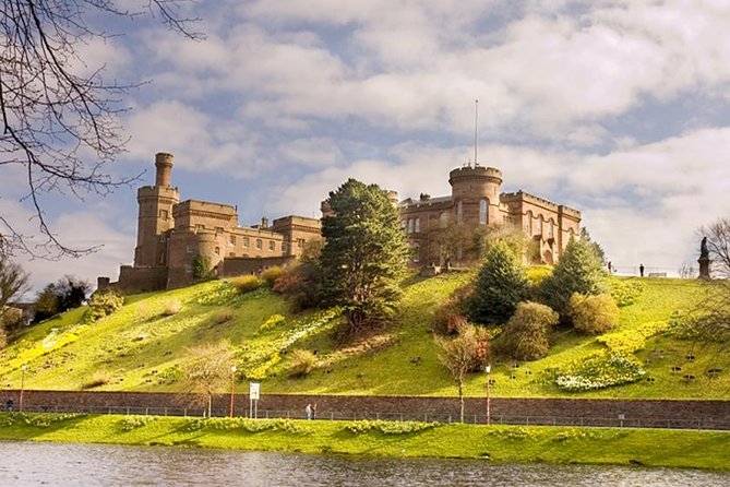 Private tour of Inverness (customisable) - Door-to-door comfort in Inverness, with a small-group feel