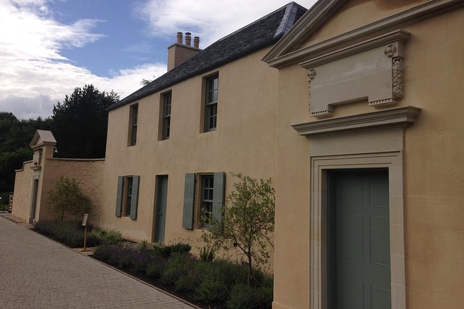 Private Walk: Country in the City - Dean Village and Stockbridge, Two Moods on One Route