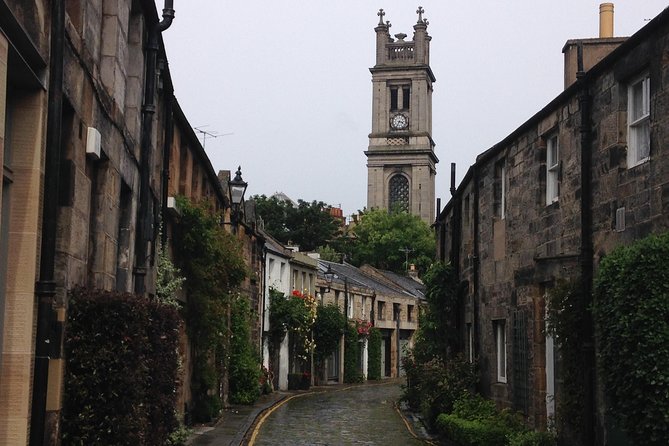 Private Walk: Edinburgh Old Town and New Town - Old Town first: churchyards, castle views, Grassmarket, and those famous closes