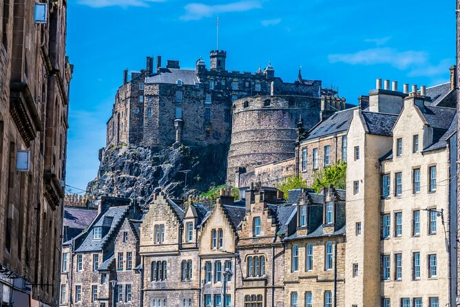 Private Walking Tour of Edinburgh Castle with Skip-the-Line - National War Museum of Scotland: context without overdoing it