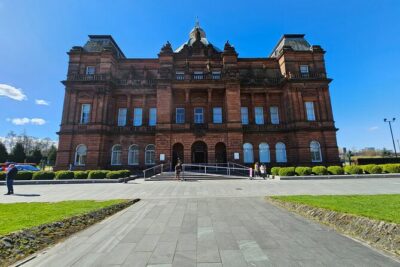 Privately Guided Day Tour of Glasgow in Luxury Minivan