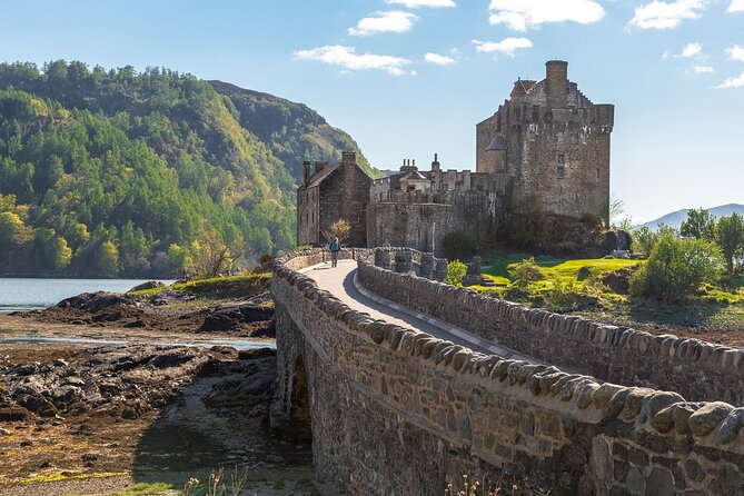 Skye Day Tour from Inverness with Fairy Pools & Dunvegan Castle - Portree: Skye’s Main Hub for Food and Reset Time