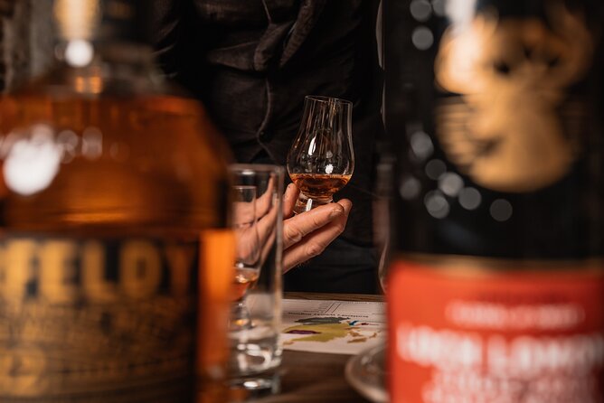 Small Group Edinburgh Whisky Tour and Tasting - Mercat Cross and the Royal Mile, Fast Old Town Context