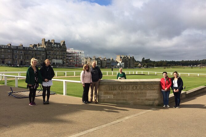 St Andrews Must-Sees Daily Walking Tour (11am & 2pm) - Don’t miss the cat statue stop