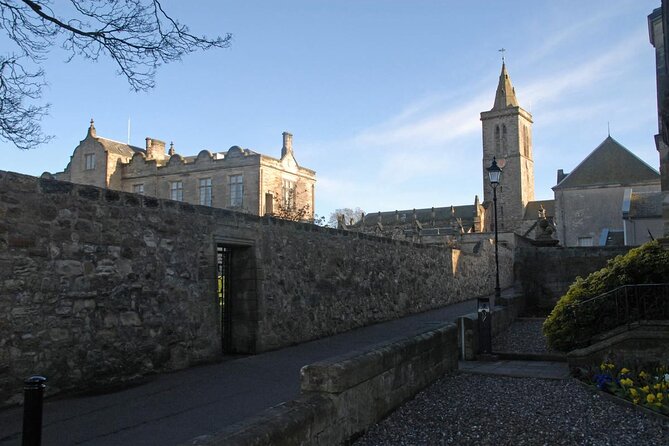 St. Andrews Scenic Stroll: A Private Walking Exploration - Martyrs’ Monument to the Old Course: where golf legend meets real footing
