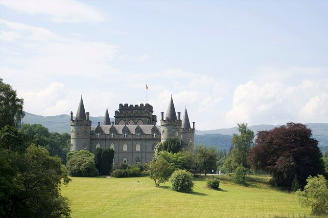 Standing Stones, Inveraray and Kilchurn Castles & Highland Tour starting Glasgow - Getting Oriented in Glasgow: Meeting Point, 8:00 am Start, and the 16-Seat Van