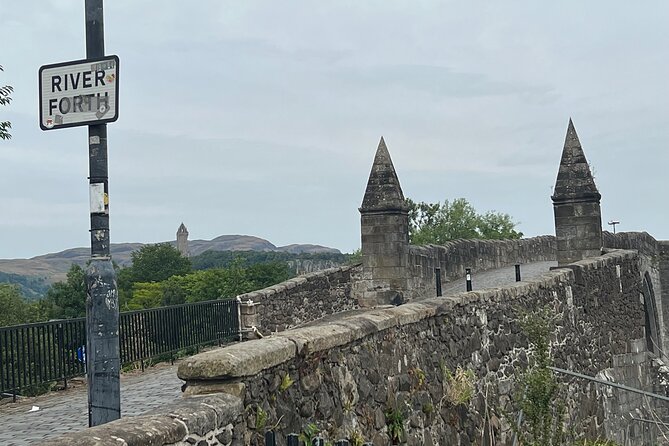 Stirling Castle and Best of Falkirk Private Shore Ex Edinburgh - Stirling Castle on the volcanic crag: where your guide turns walls into stories