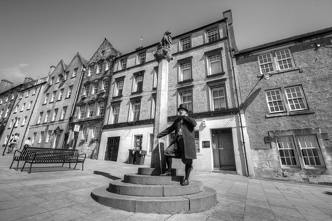 Stirling Castle and the Secrets of the Old Town Private Tour - Old Town Jail meeting point: where the tour gathers its tone