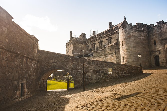 Stirling Castle, Loch Lomond and Cruise Day Tour from Glasgow - Glasgow to Stirling: the mini-coach rhythm that saves your day