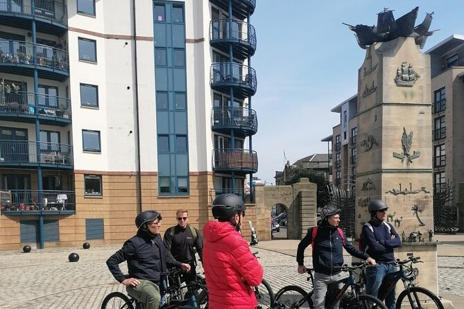 Stunning Edinburgh E-bike Tour max 10 people small group - Scottish Parliament and Holyrood Palace area: what you gain from a timed pause
