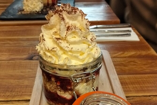 Tasty and Indulgent Food and Drink Tour in Edinburgh - Stop 5: Café Royal for a sweet finish in a classic 19th-century bar