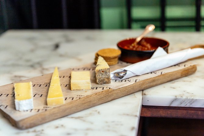 The 10 Tastings of Edinburgh With Locals: Private Food Tour - Pace and logistics: why the rain factor matters