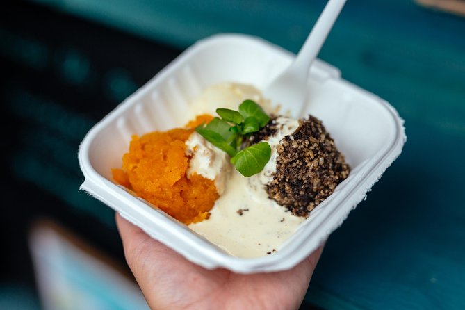 The 10 Tastings of Edinburgh With Locals: Private Food Tour - The guide experience: names you might recognize, and what they signal