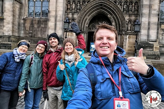 The Best Of Edinburgh's Amazing Old Town - What your guide is really doing for you
