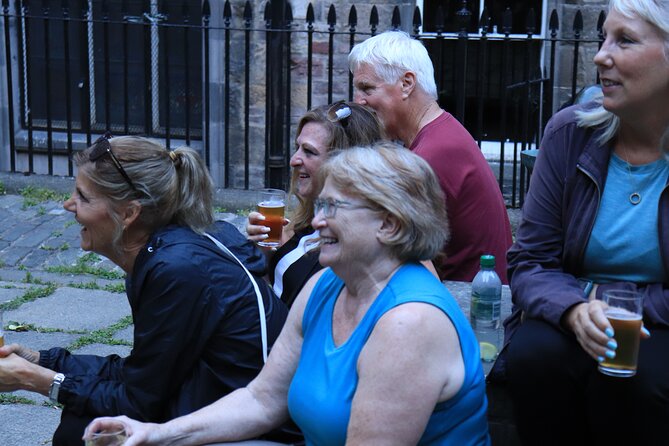 The Edinburgh Literary Pub Tour - How the Pub Stops Actually Work (Optional Drinks, Real Listening)