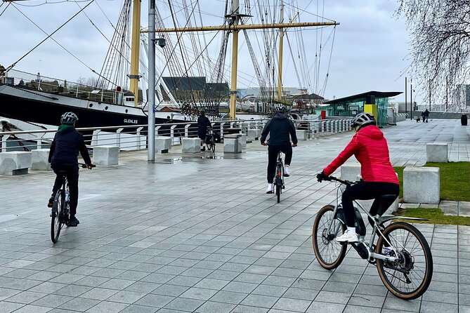 The Essential Bike and E Bike Tour of Glasgow Center and Beyond - Tall Ship Glenlee by the Transport Museum: seeing shipbuilding in a physical way