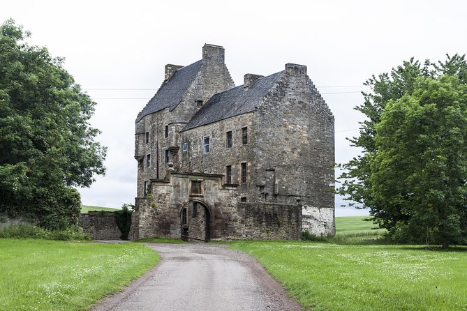 The Outlander 1 Day Experience - Midhope Castle and Lallybroch: The Photo Moment That Closes the Loop
