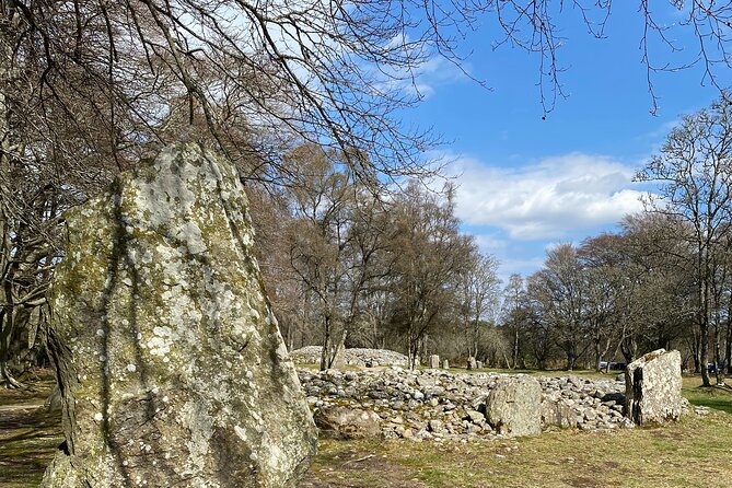 The Outlander Tour Clava, Culloden, Urquhart, Loch Ness & Beauly - Urquhart Castle: ruins with Loch Ness right there