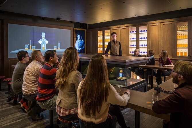 The Scotch Whisky Experience Guided Whisky Tour - An Introduction to Whisky - Aroma instruction before the sip