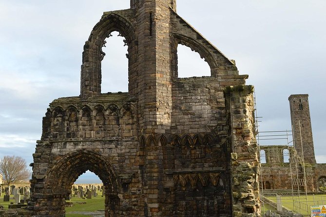 Tour of St Andrews and Historic Fife Small Group Tour - St Andrews at the Old Course: golf, ruins, and real wandering time