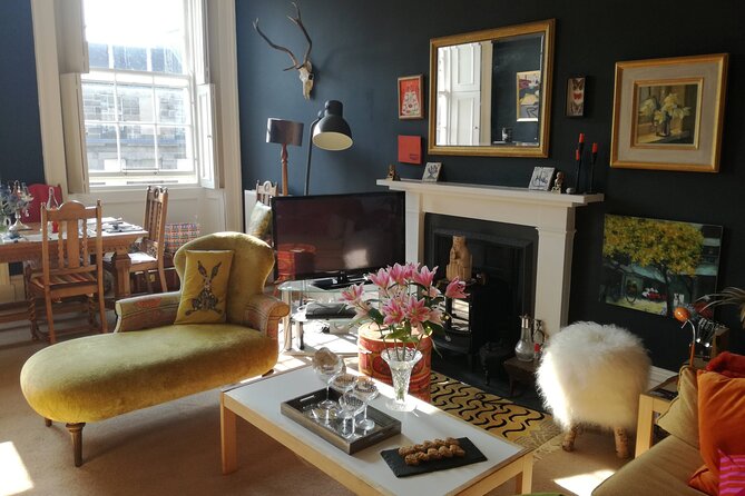 Traditional Scottish Cooking Class & Dinner with Edinburgh Local - Haggis dinner in Nell’s sitting room: meat or vegetarian