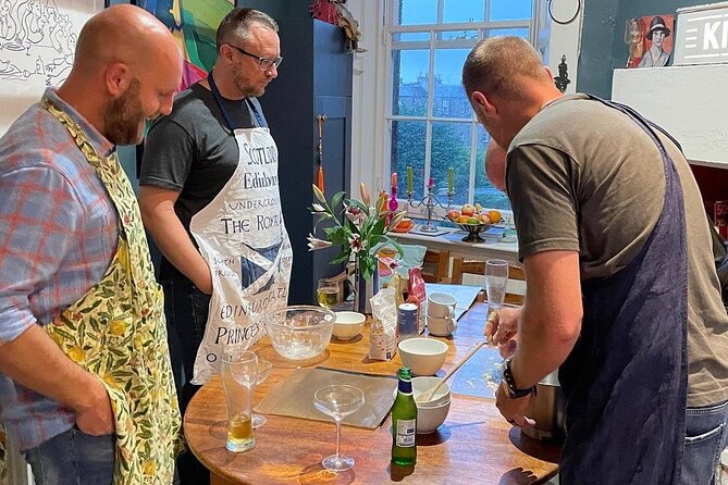 Traditional Scottish Cooking Class & Dinner with Edinburgh Local - Whisky dram and Robert Burns toast: the culture part, done simply
