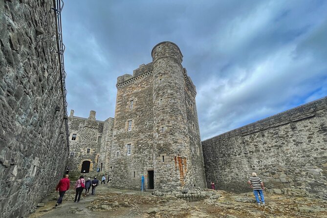 Ultimate Outlander Day Tour - Midhope Castle, Lallybroch: The Biggest Stop and the Biggest Caveat