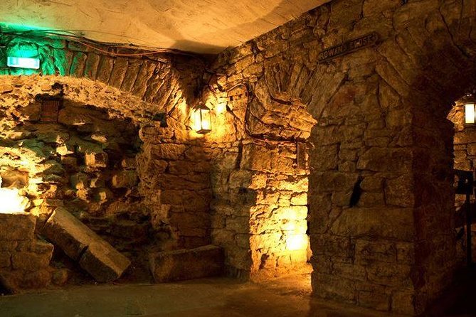 Underground City of the Dead Tour - Daytime vs nighttime: choosing the right mood for the vaults
