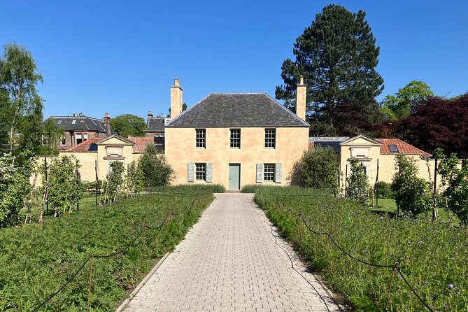 Walk Dean Village, New Town & Royal Botanics - Stockbridge in a nutshell: affluent streets and food market history since 1825