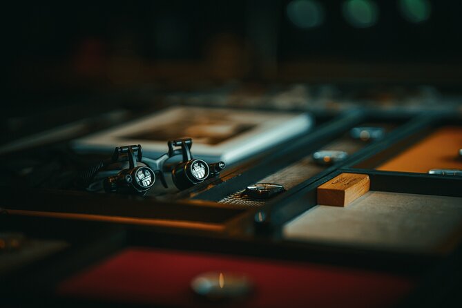 Watch Building Experience - St Andrews - Engraving the case back, and making it truly personal
